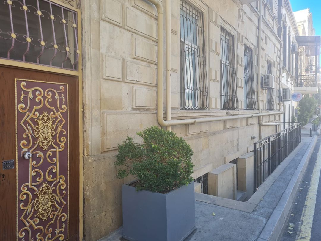4-otaqlı mənzil, Səbail r., 90 m² — Mənzil, Bakı (2)