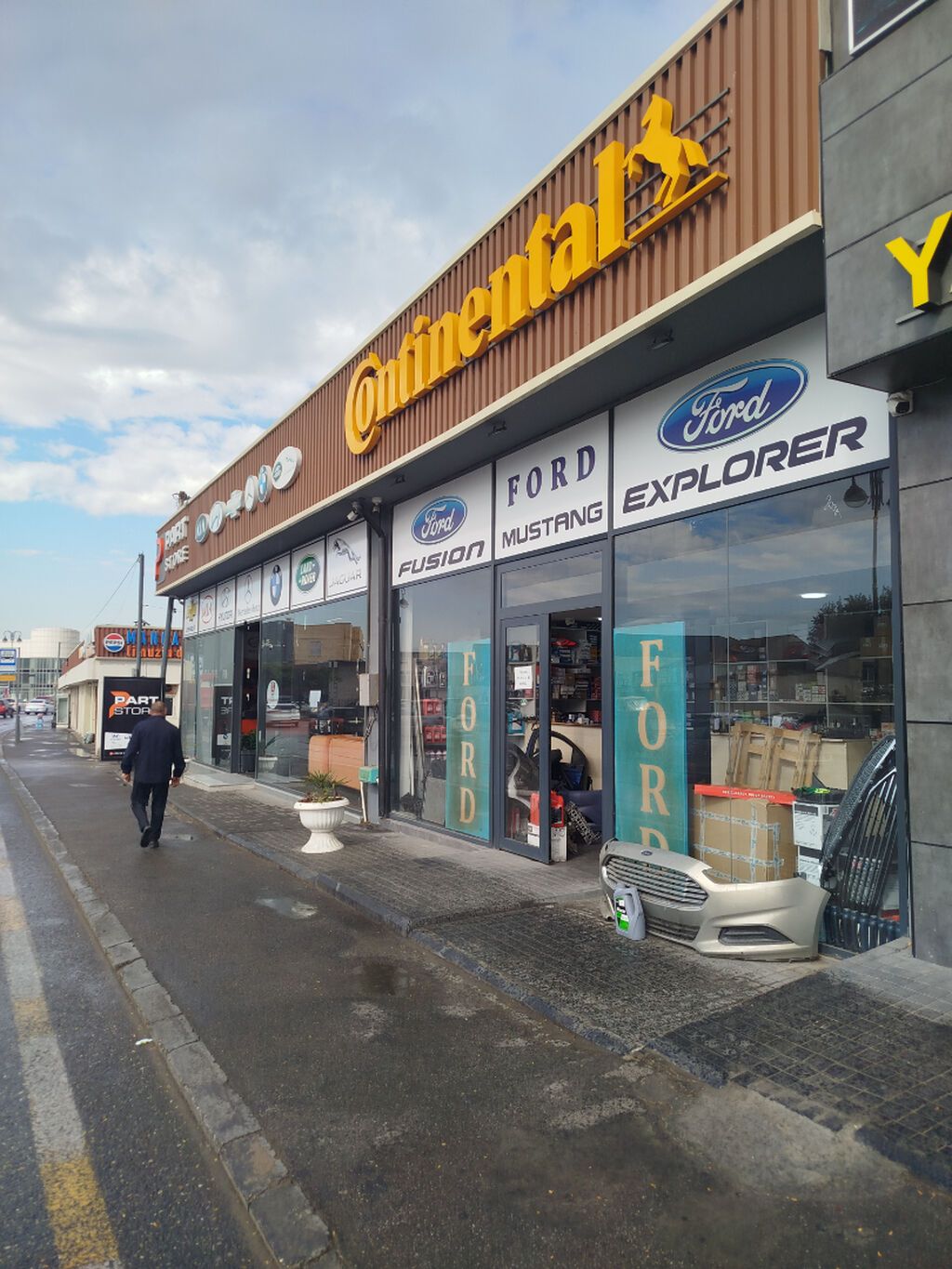 Ford ehtiyat hissələri. Həm mağaza, həm də servis kimi fəaliyyət — Mühərriklər, Bakı (5)