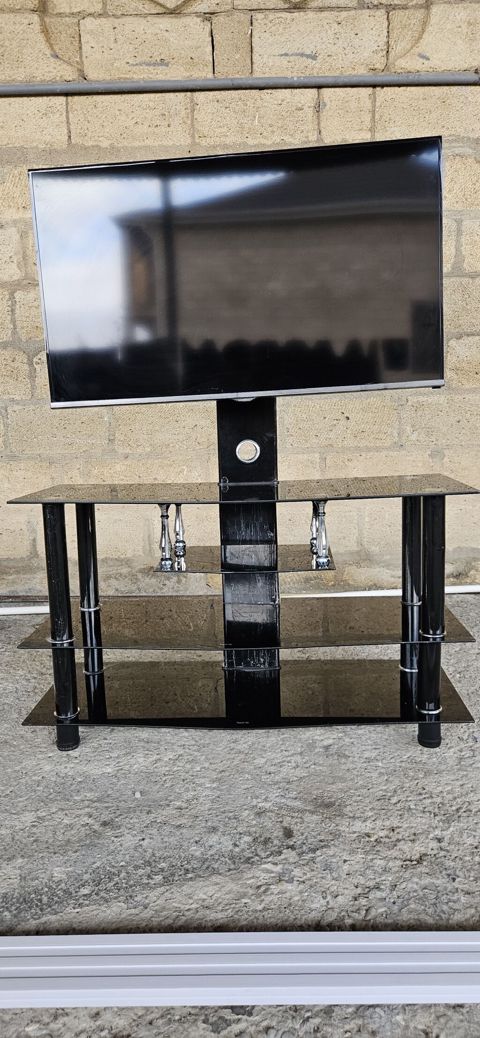 TV üçün şkaf-stend (divara qazmadan quraşdırılan tip) - Rəng: qara — 200 ₼ · Şamaxı · Televizor altlıqları və standlar TV üçün şkaf-stend (divara qazmadan quraşdırılan tip) - Rəng: qara — Şamaxı