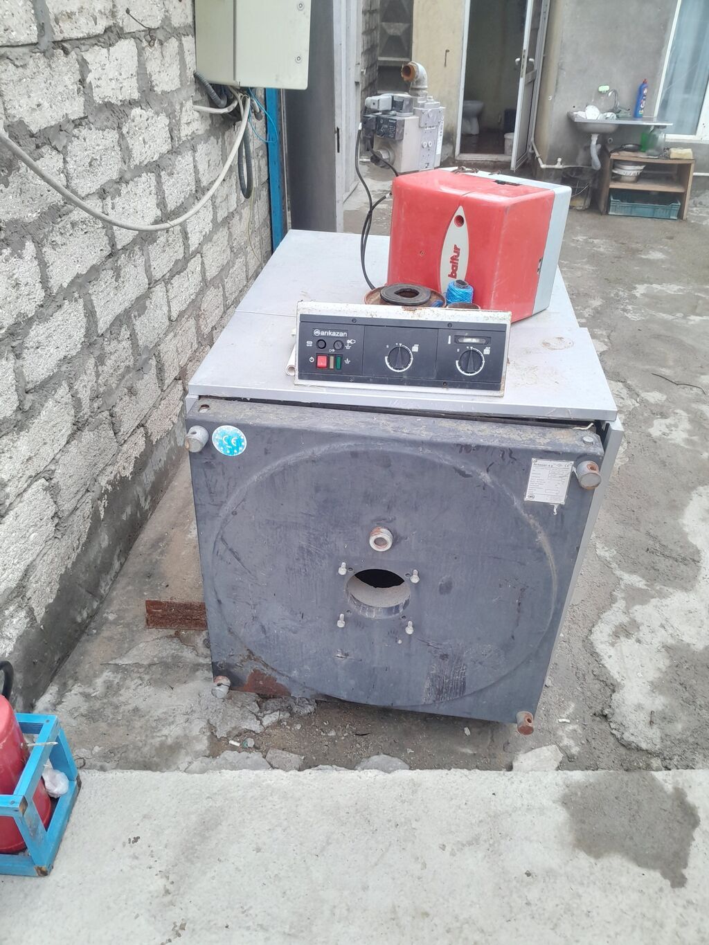 Sənaye tipli qaz/dizel yandırıcılı isti su/qazanxana qazanı — Kombilər, Bakı