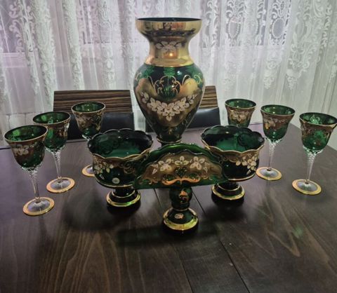 Şüşə/büllur dəst – dekorativ qızılı naxışlı, yaşıl tonlarda — 500 ₼ · Bakı · Süfrə qabı Şüşə/büllur dəst – dekorativ qızılı naxışlı, yaşıl tonlarda — Bakı