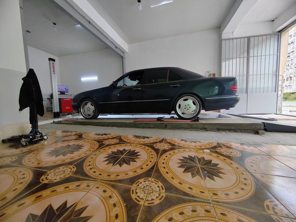 Mercedes E 320, 3.2 L, 2000 il, 556 856 km 90-OG-733 — Avtomobillər, Gəncə (7)