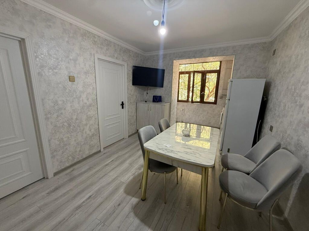 Bileceri qes 297 nomreli mektebin yax 5 mertebeli binanin 1 ci — Mənzil, Bakı (4)