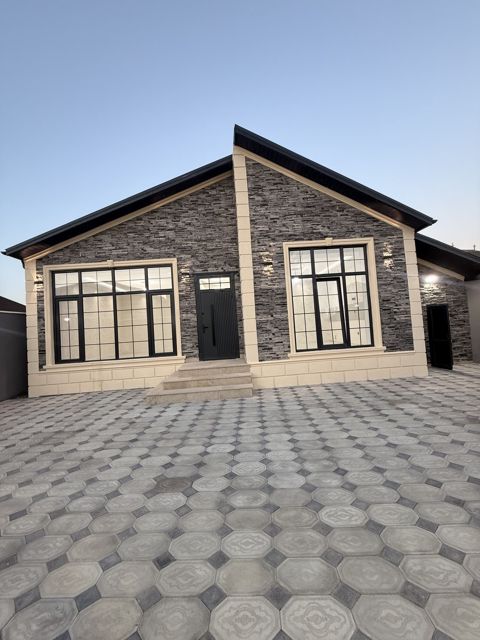 Satılır 4 otaqlı həyət evi/bağ evi 133 m² — 158 000 ₼ · Bakı · Ev, villa Satılır 4 otaqlı həyət evi/bağ evi 133 m² — Bakı