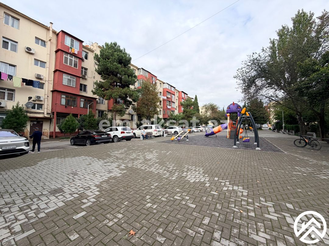 Satılır 3 otaq köhnə tikili 55 m², Xalqlar dostluğu metrosu — Mənzil, Bakı