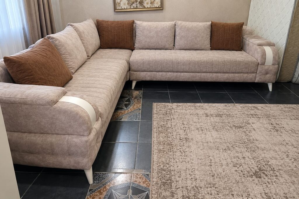 Divan ela vəziyyətdədir açılır bazalidir 450 AZN. Ölçü 270 x240 — Divanlər, Bakı
