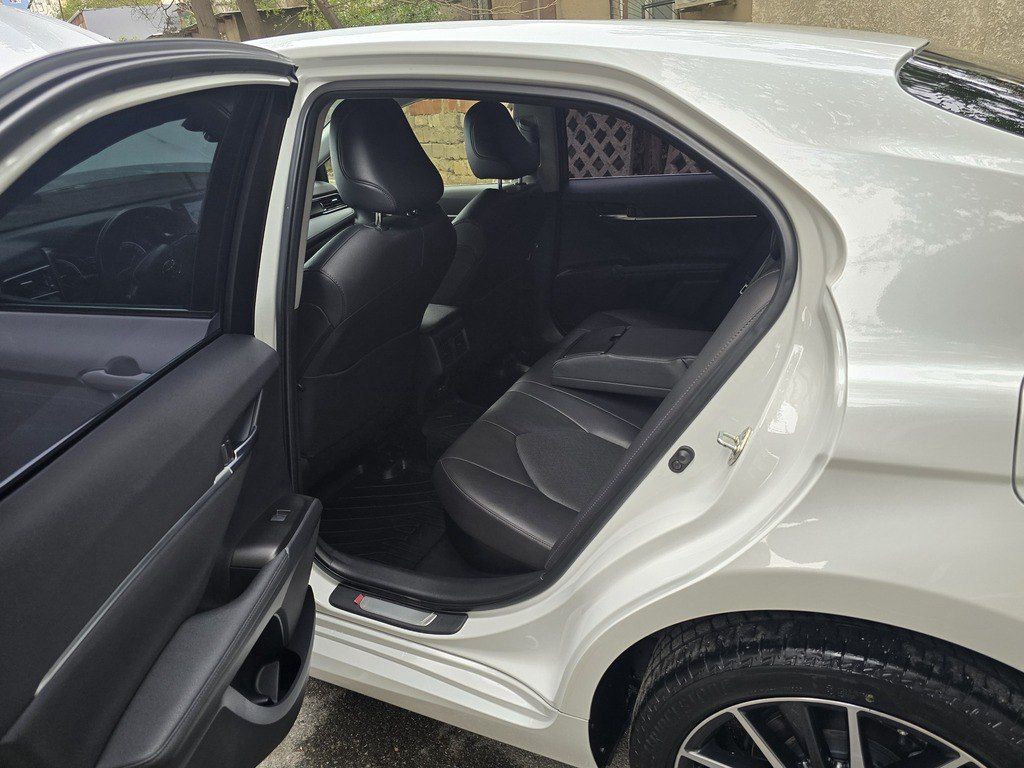 Toyota Camry, 2.5 L, 1.6 kWh, 2023 il, 40 700 km — Avtomobillər, Bakı (6)