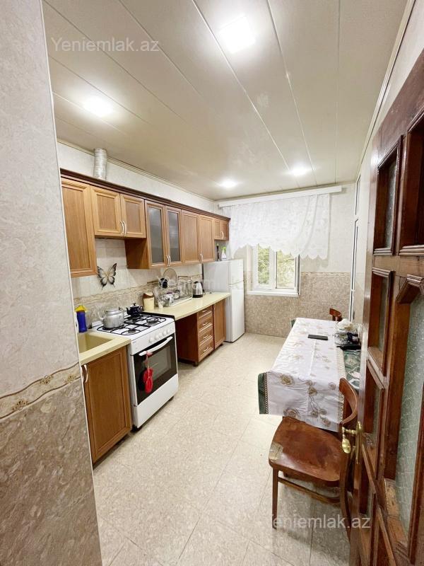 Satılır 3 otaqlı Bina evi menzil (Köhnə tikili), 80 m², 10-cu mikrorayon — Mənzil, Sumqayıt