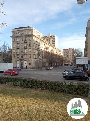 Satılır 2 otaqlı 85 m² köhnə tikili Beşmərtəbə — 219 000 ₼ · Mənzil Satılır 2 otaqlı 85 m² köhnə tikili Beşmərtəbə