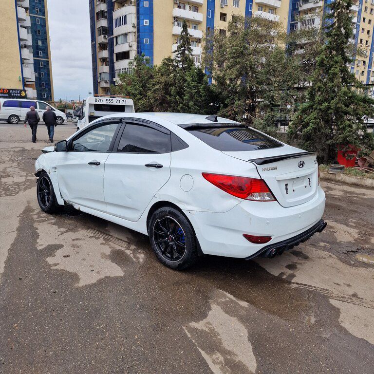 Hyundai Accent, 1.6 L, 2013 il, 186 245 km — Avtomobillər, Bakı (2)