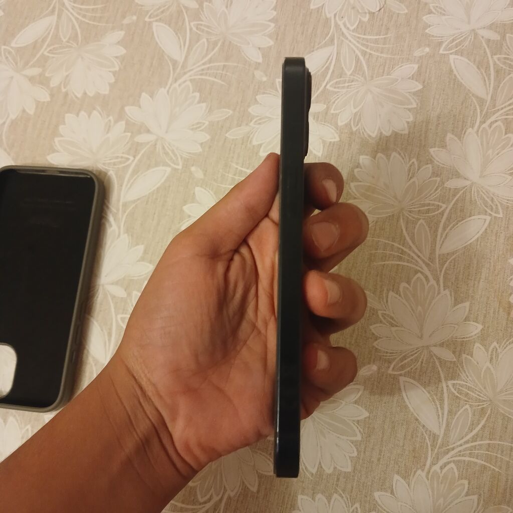 IPhone 13, 128 GB, Qara, Face ID — Apple iPhone, Digah (5)