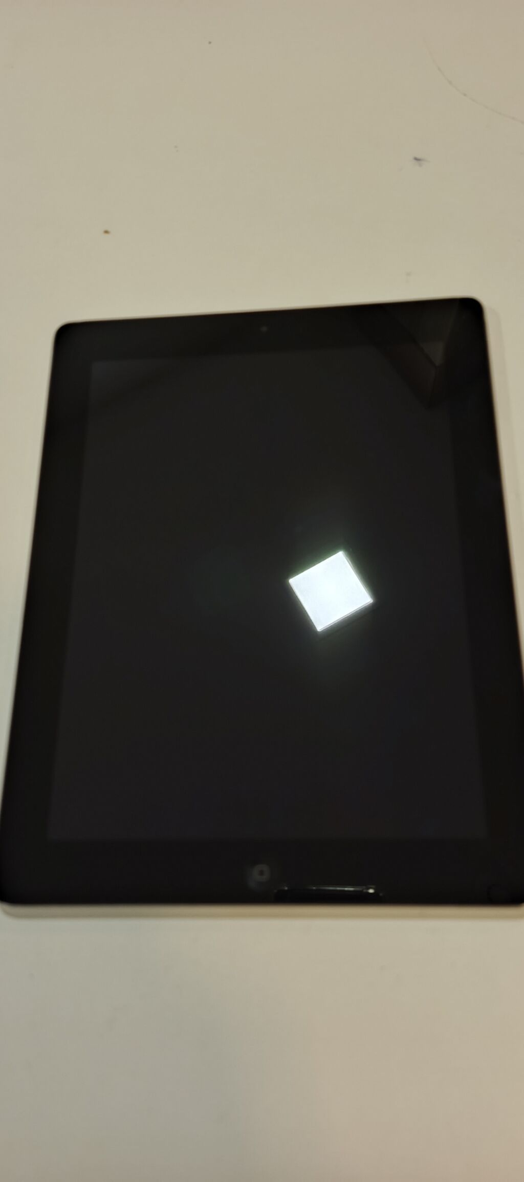 Apple iPad 16 GB planşet - Model: iPad (alüminium arxa korpus, qara — Apple, Bakı (2)