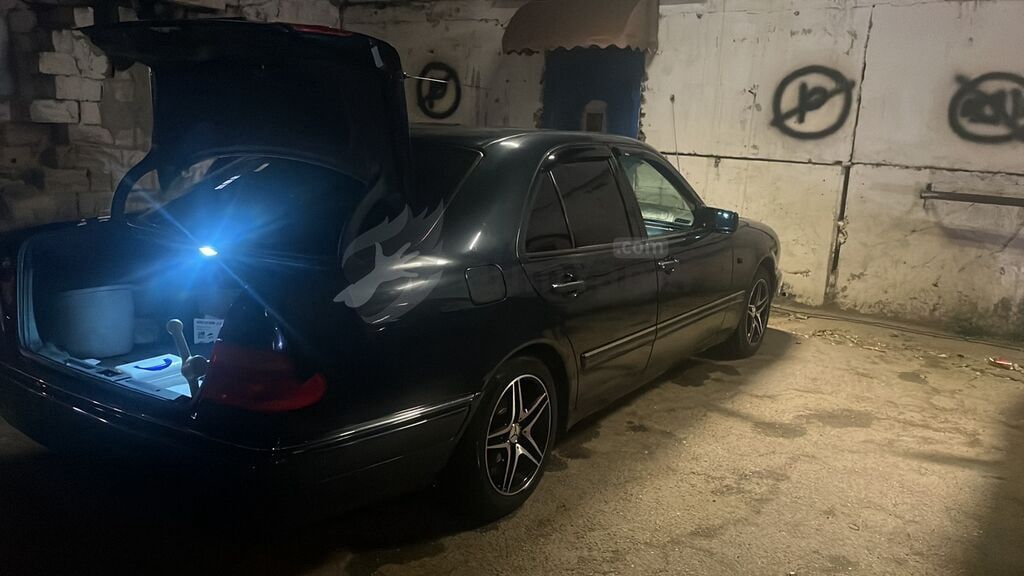 Mercedes-Benz E-Class: 3.2 l 1995 il Sedan 90-GB-579 — Avtomobillər, Bakı (6)