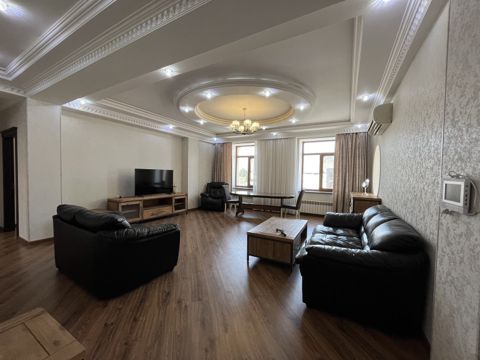 Satılır 4 otaqlı yeni tikili 167 m² — Bakı