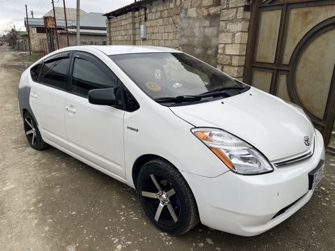 Toyota Prius, 1.5 L, 1.3 kWh, 2008 il, 450 000 km — 11 400 ₼ · Bakı · Avtomobillər Toyota Prius, 1.5 L, 1.3 kWh, 2008 il, 450 000 km — Bakı