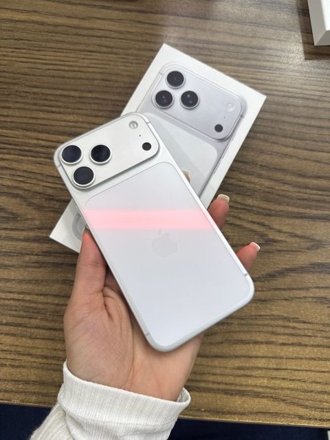 Apple iPhone 17 Pro Max Silver 512GB/12GB — 2 850 ₼ · Bakı · Smartfonlar Apple iPhone 17 Pro Max Silver 512GB/12GB — Bakı