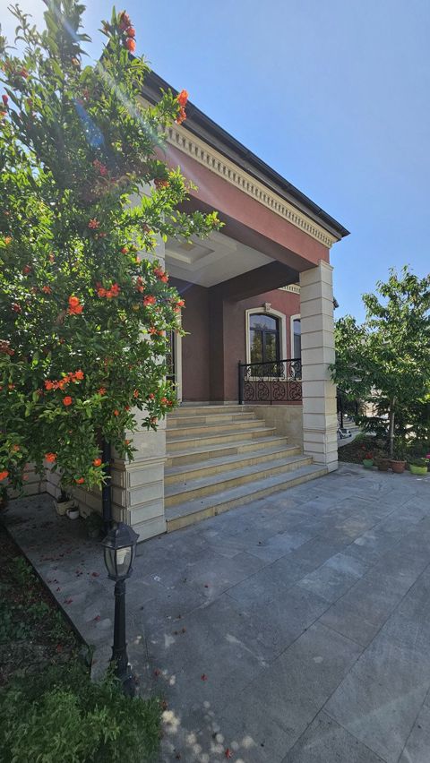 Satılır 4 otaqlı həyət evi/bağ evi 165 m² — Bakı