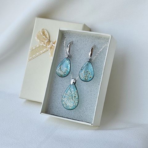 Zinət dəsti 11248 qadınlar üçün, kulonlu zəncir + sırğa, gümüş 925 əyar — 81 ₼ · Bakı · Mallar Zinət dəsti 11248 qadınlar üçün, kulonlu zəncir + sırğa, gümüş 925 əyar — Bakı