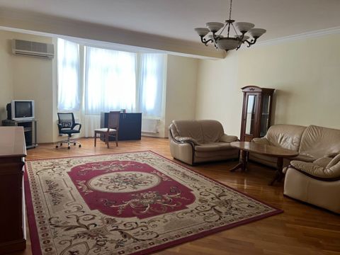 Satılır 3 otaqlı yeni tikili 160 m² — Bakı