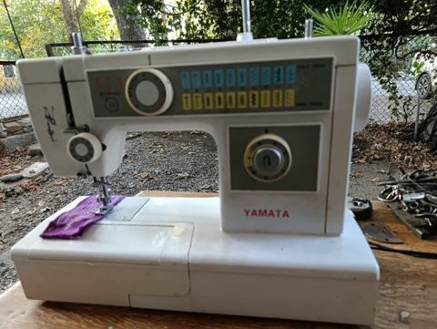 Yamata tikiş maşını – çoxfunksiyalı, mexaniki idarəetmə — 140 ₼ · Bərdə · Tikiş və işəmə maşınları Yamata tikiş maşını – çoxfunksiyalı, mexaniki idarəetmə — Bərdə