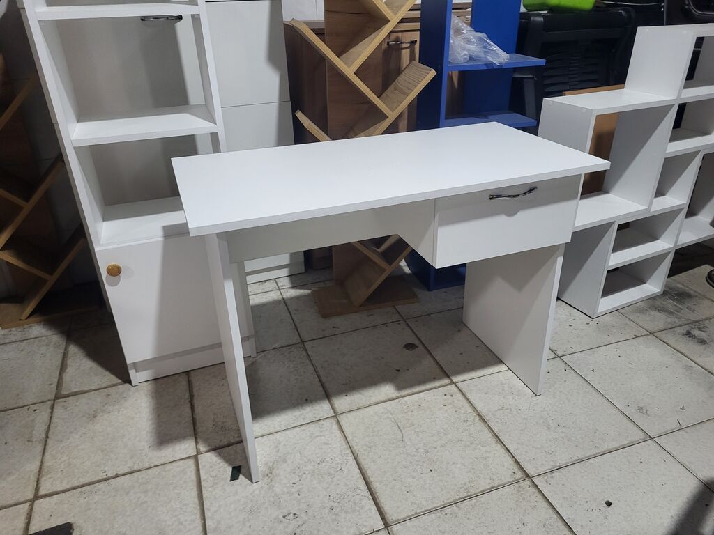 Kompüter masası, Yeni, Açılmayan, Laminat, Dördbucaq masa — Masalar, Bakı (4)