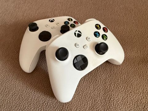 Xbox Wireless Controller White — 59 ₼ · Bakı · Oyunlar, konsollər və proqramlar Xbox Wireless Controller White — Bakı