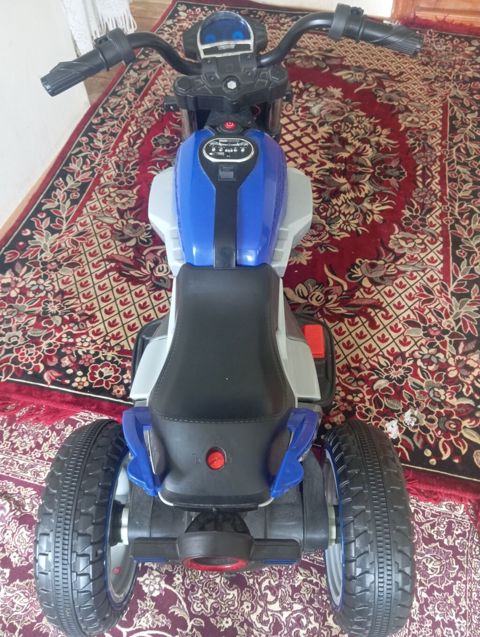 Uşaq üçün elektrikli üçtəkərli motosiklet - Rəng: mavi-boz detallı — Biləsuvar