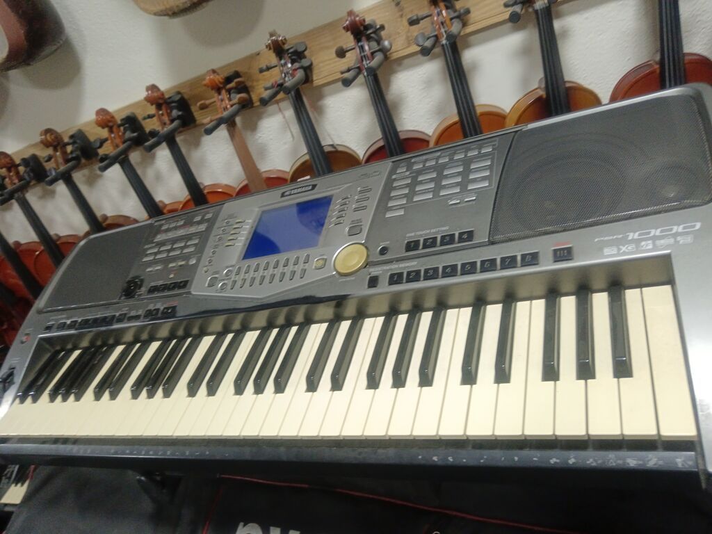 Yamaxa 1000 — Pianino və digər klaviş alətləri, Bakı