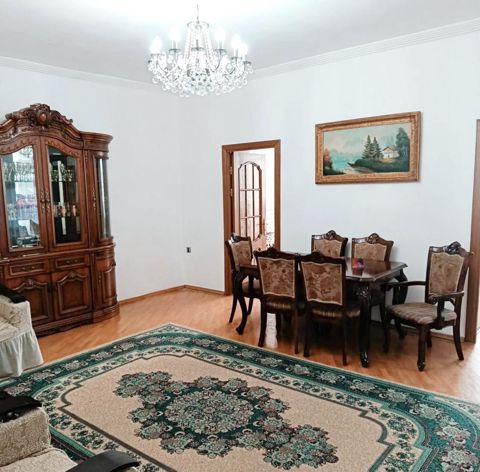 İcarəyə verilir 4 otaqlı köhnə tikili 120 m² — Bakı
