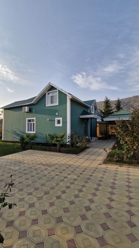 İcarəyə verilir 6 otaqlı həyət evi/bağ evi 200 m² — Qəbələ