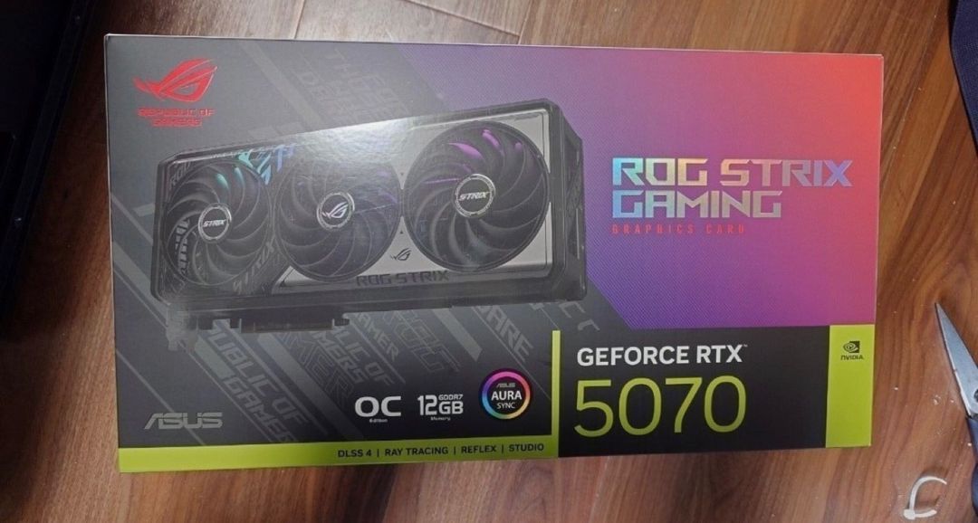 Video kart Asus RTX 5070 Rog Strix OC 12GB — Kompüterlər və noutbuklar, Bakı