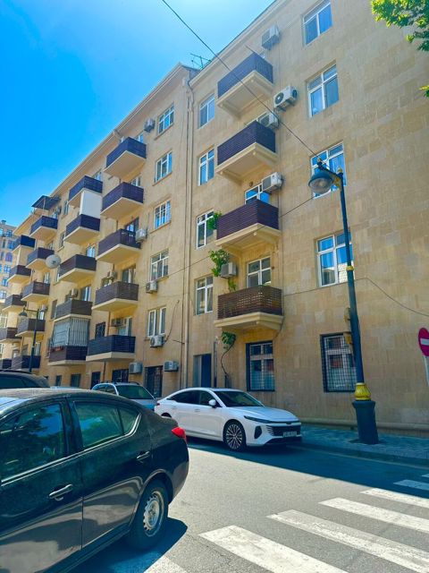 Satılır 1 otaqlı köhnə tikili 33 m² — Bakı