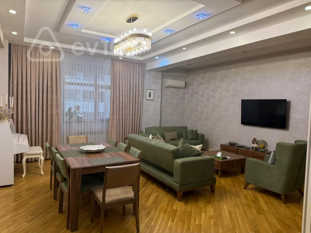 3 otaqlı mənzil, 157 m², Xetai metro — kirayə — Bakı