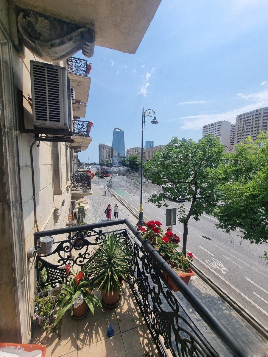 Satılır 3 otaqlı köhnə tikili 80 m² — Mənzil, Bakı
