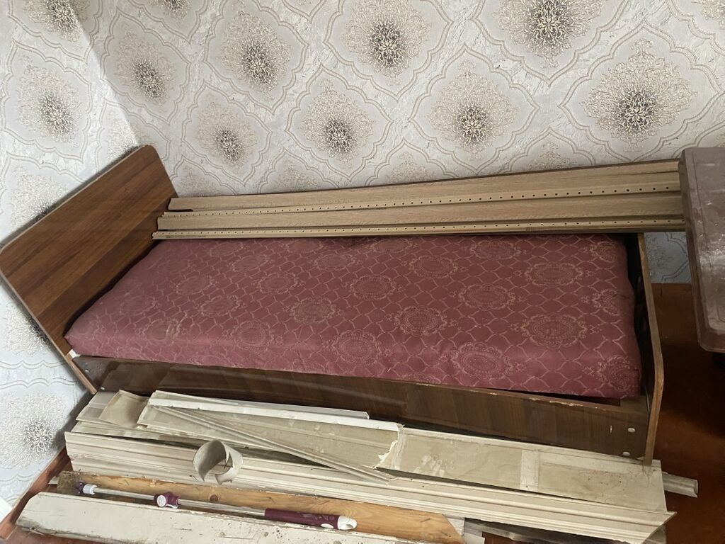Tək nəfərlik taxta çarpayı və döşək - Ölçü: təxmini 90×190 sm tək — Yataqlar, Gəncə (2)