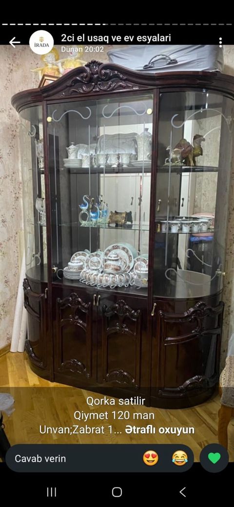 Qorka (bufet-vitrin) satılır. - Material: ağac karkas, tünd qəhvəyi — Digah