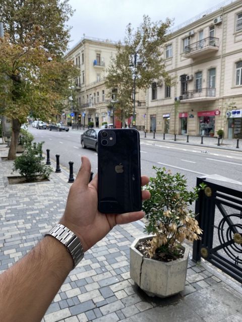 IPhone 11, Qara — 330 ₼ · Bakı · Apple iPhone IPhone 11, Qara — Bakı