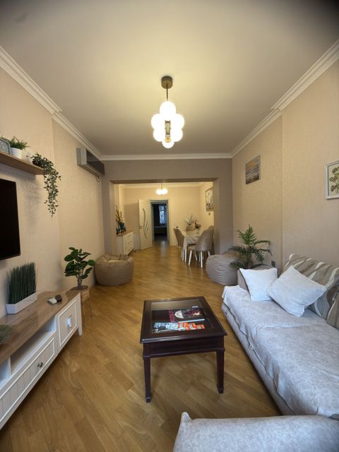 İcarəyə verilir 3 otaqlı köhnə tikili 85 m² — Bakı