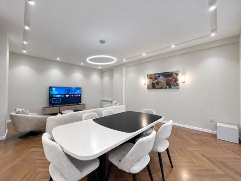 İcarəyə verilir 4 otaqlı yeni tikili 180 m² — Bakı