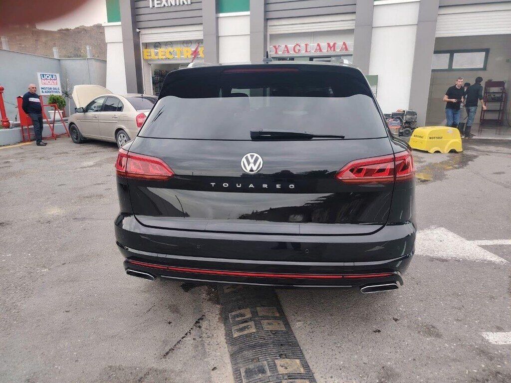 Volkswagen Touareg, 4.1 L, 2018 il, 201 000 km — Avtomobillər, Bakı (3)