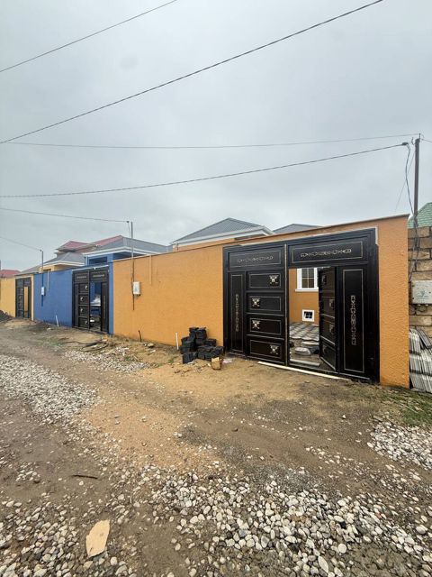 Satılır 3 otaqlı həyət evi/bağ evi 105 m² — 92 000 ₼ · Bakı · Ev, villa Satılır 3 otaqlı həyət evi/bağ evi 105 m² — Bakı