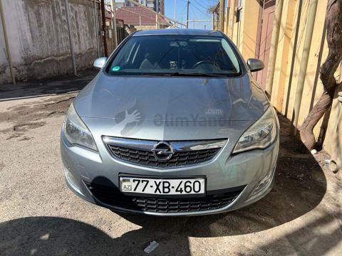 Opel Astra: 1.4 l 2011 il 185000 km Sedan — Bakı