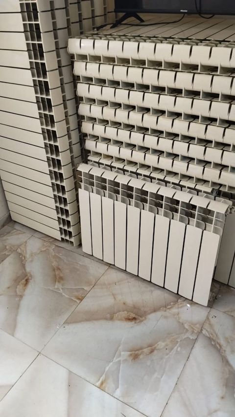 *Radiatorlar satilir tam islek seliqeli temiz *Qiymet 6 azn* Unvan — Vasitəçi Nərgiz