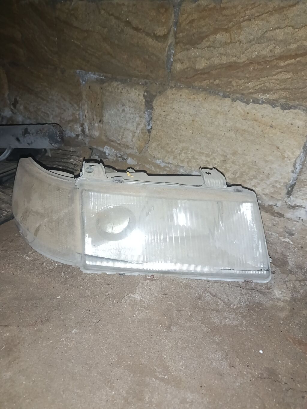 Fara 20 manat arxa stop 10 manat Avtomobil arxa və ön işıq plastikləri — Avtomobil işığı, Sumqayıt (2)