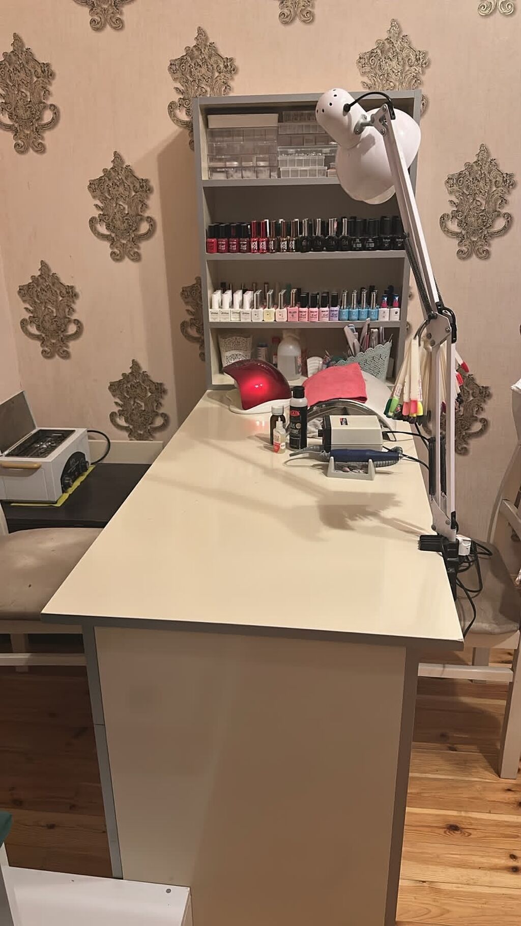 Manükr stolu 225 azn satılır Ünvan Nərimanov Pərvin 9933 — Salon mebeli, Bakı