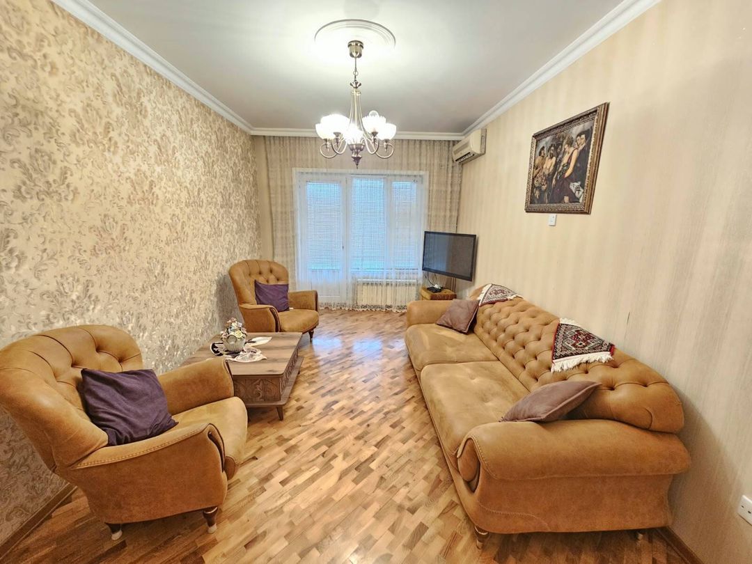 Satılır 4 otaqlı köhnə tikili 100 m² — Mənzil, Bakı (2)
