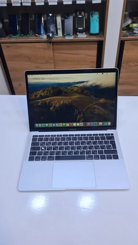 Apple Macbook Air i5 2018 — 549 ₼ · Bakı · Noutbuklar Apple Macbook Air i5 2018 — Bakı