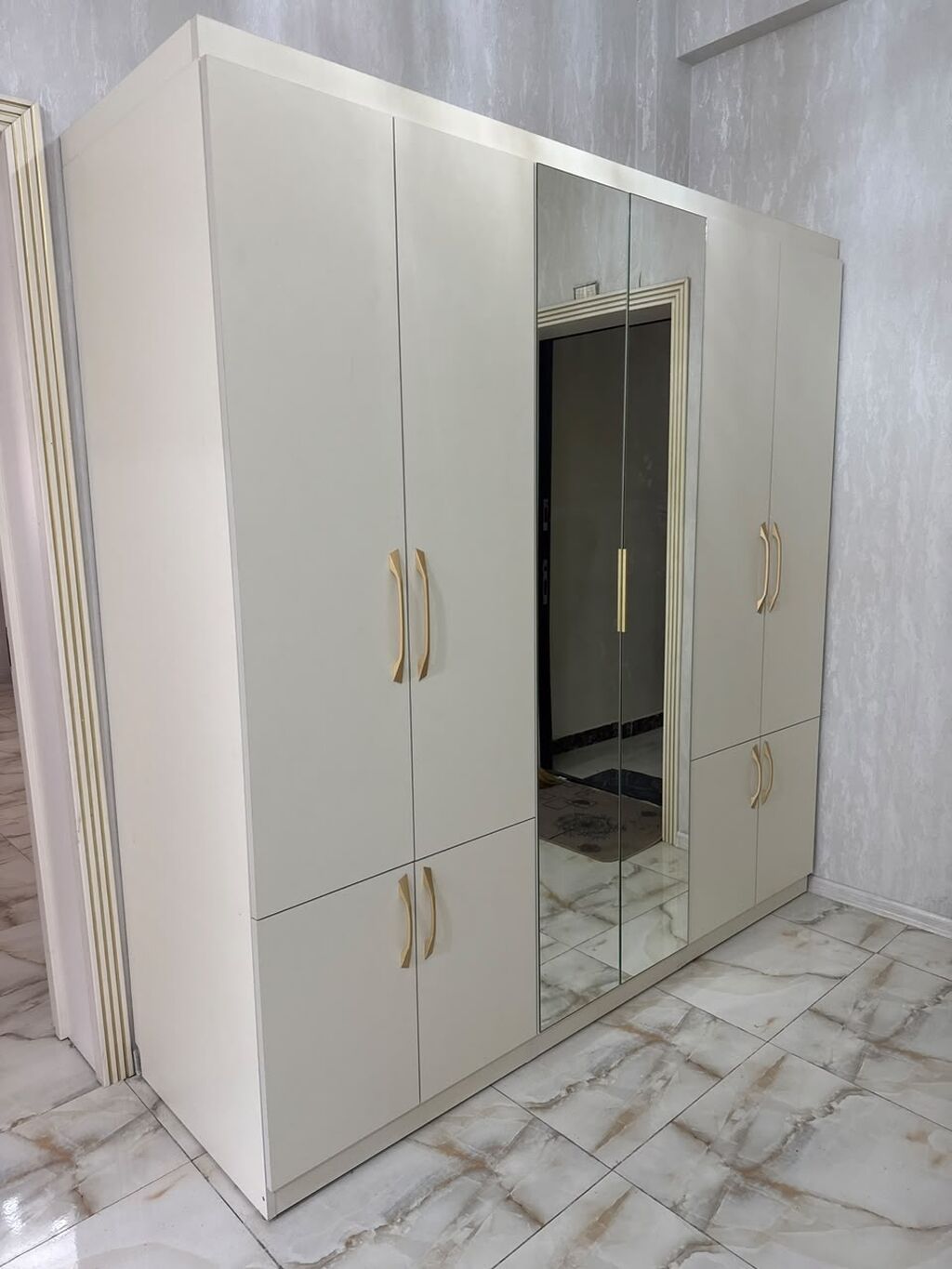 Dəhliz dolabı 500azn. Yenidir, heç istifadə olunmayıb. Ünvan: Razin — Xol üçün, Bakı