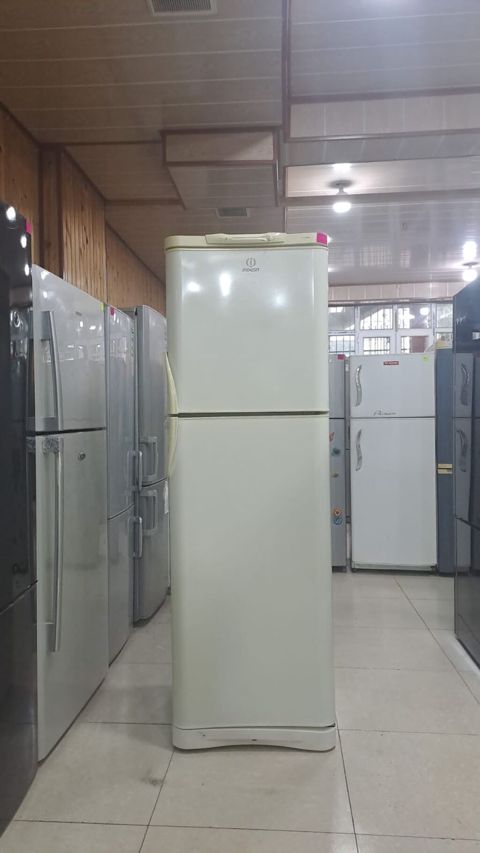 Indesit iki qapılı soyuducu Xüsusiyyətlər: - Üst kamera: dondurucu — 290 ₼ · Digah · Soyuducular Indesit iki qapılı soyuducu Xüsusiyyətlər: - Üst kamera: dondurucu — Digah