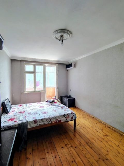 Satılır 1 otaqlı köhnə tikili 40 m² — Bakı